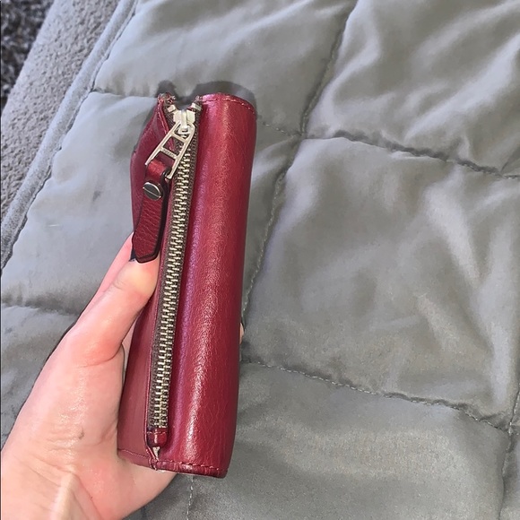 Fossil Dawson Multifunction Wallet in Wine - Picture 7 of 8